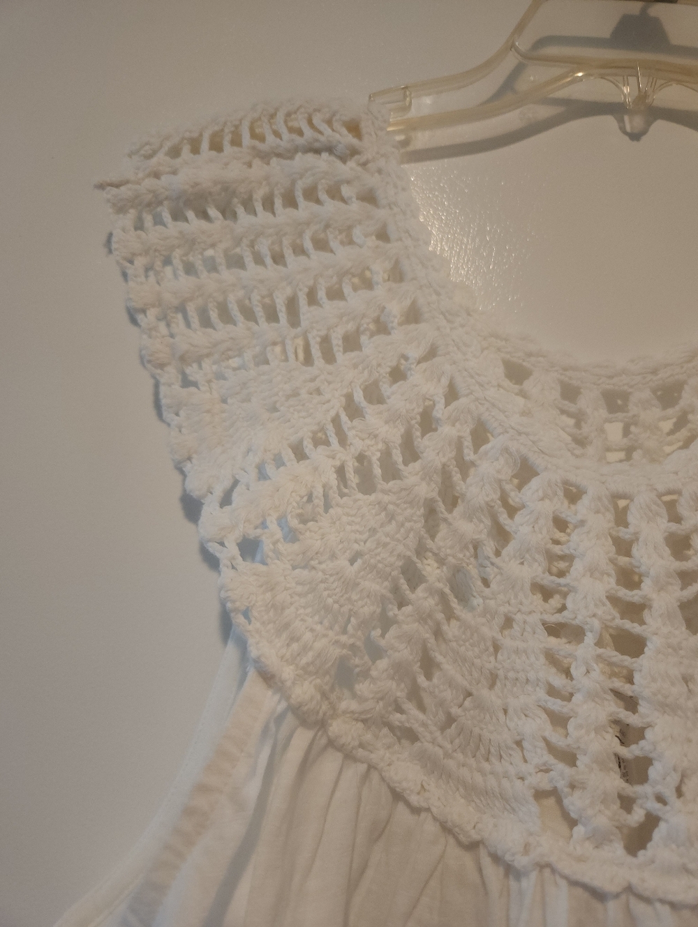 Lucky Brand White Crochet Yoke Sleeveless Camisole - Picture 2 of 5